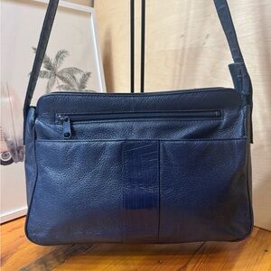 Bueno vintage Navy  genuine Leather Shoulder Bag with Front Zip Pocket
